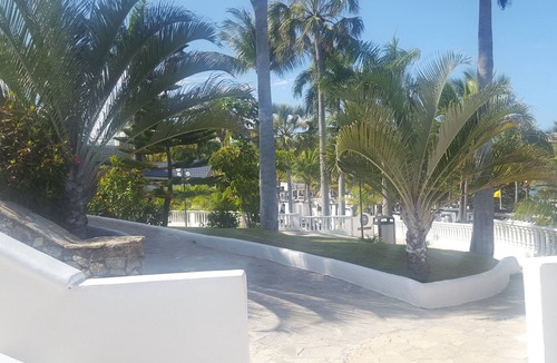 Los Brazos Resort | Luxurious Villas, and suites. Sandy Beaches