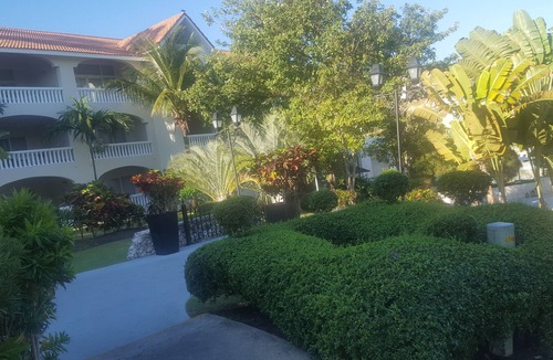 Los Brazos Resort | Luxurious Villas, and suites. Sandy Beaches