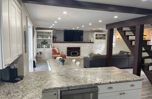 Highlands East House | Luxurious Waterfront Retreat on Paudash Lake - RidgeStone Cottage
