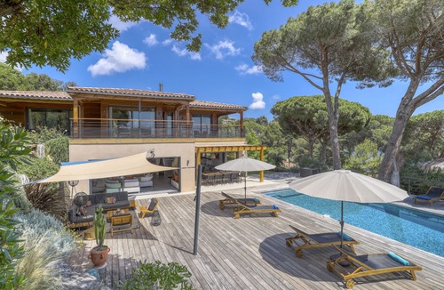 La Croix-Valmer Villa | Luxurious waterfront villa with heated pool
