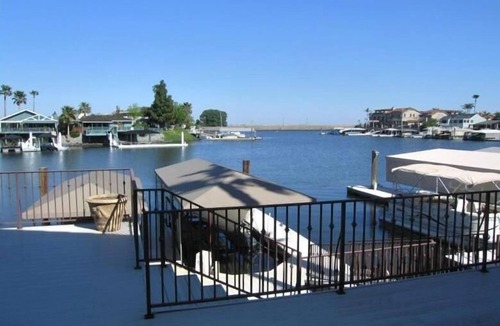 Discovery Bay House | Luxurious Water Front Home (close to fast water)