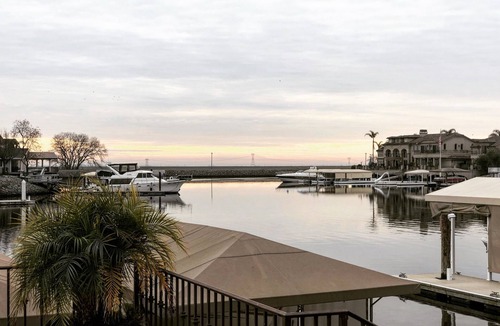 Discovery Bay House | Luxurious Water Front Home (close to fast water)