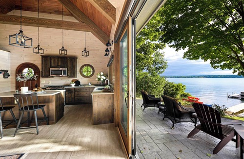 Town of Owasco House | LUXURIOUS WATERFRONT CABIN ON OWASCO LAKE
