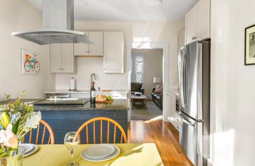 West End House | Luxurious West End Historic Townhome - The Cushman