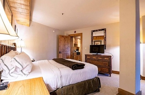 Lake Placid Resort | Luxurious Whiteface Lodge Two Bedroom Suite