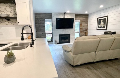 South Hill House | Luxurious Wooded Hideaway