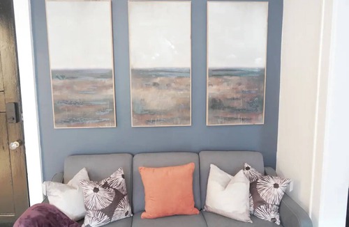 East Avenue Apartment | LuxuriousFloralStudio-HeartofEastAve -walkdowntown