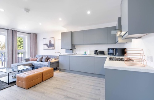 Yiewsley Apartment | Luxury 1 & 2 bed Apartment free parking