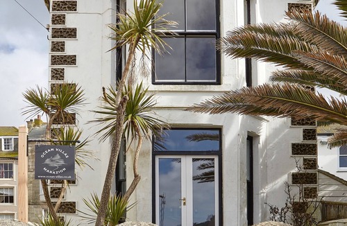 Marazion Apartment | Luxury 1 bed apartment - best view in Cornwall?