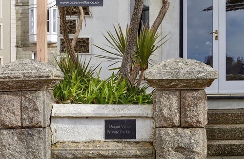 Marazion Apartment | Luxury 1 bed apartment - best view in Cornwall?