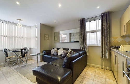 Bispham Apartment | Luxury 1 Bed Apt, Beach Front with Side Sea View