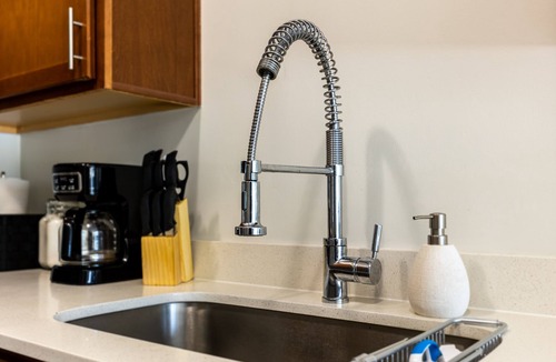 South Salt Lake Apartment | Luxury 1-bedroom Apartment
