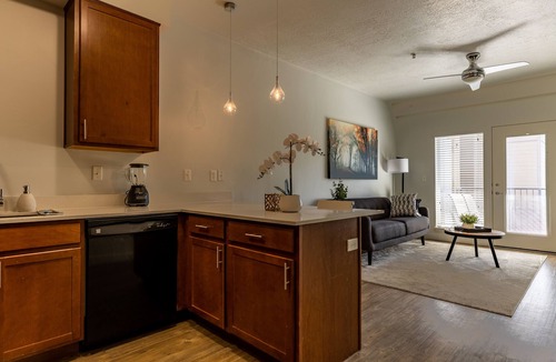 South Salt Lake Apartment | Luxury 1-bedroom Apartment