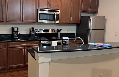 Elmwood Apartment | Luxury 1 Bedroom apartment in NOLA