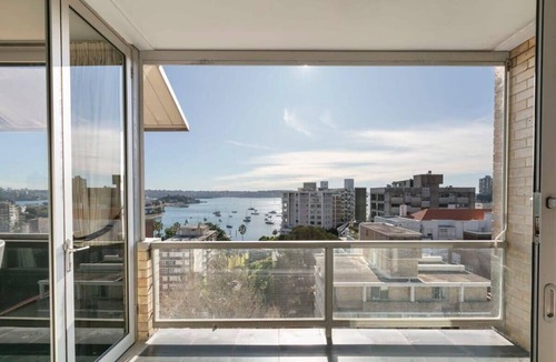 Elizabeth Bay Apartment | Luxury 1 Bedroom Apt with Harbour Views & Parking