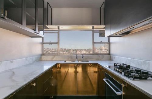 Elizabeth Bay Apartment | Luxury 1 Bedroom Apt with Harbour Views & Parking