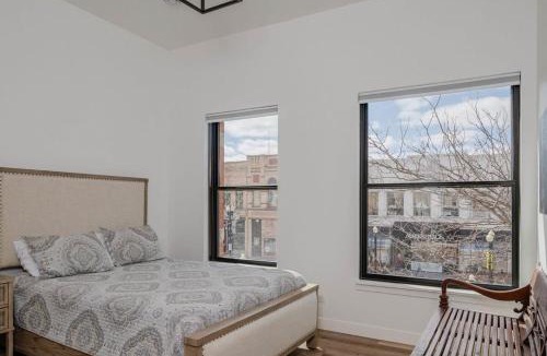 Neenah Apartment | Luxury 1 Bedroom Downtown Neenah Flat