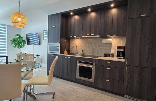 Wychwood Condo | Luxury 1+Den w/Parking | Downtown Toronto
