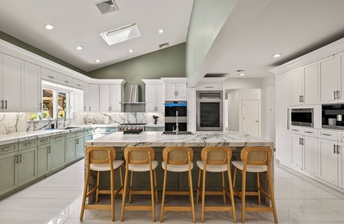 Stony Point House | Luxury 10BR w/Pool, Hot Tub & Pizza Oven