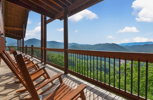 Pigeon Forge Cabin | Luxury 12BR/14BA Cabin w/Indoor Pool, Hot Tub, Arcade, & Theater! Perfect for Family Reunions!