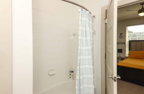 Sugar Hill Apartment | Luxury 15mins from Lake Lanier Island