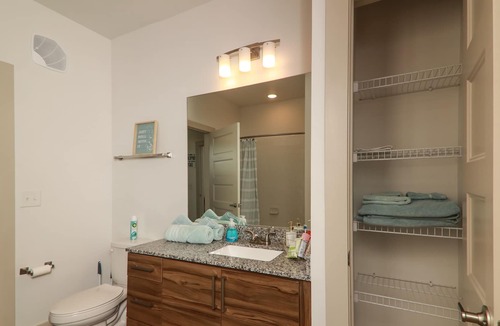 Sugar Hill Apartment | Luxury 15mins from Lake Lanier Island