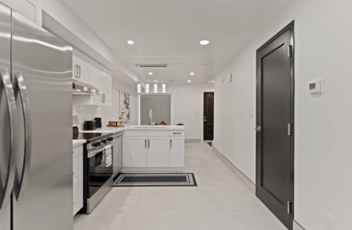 Ruthven House | Luxury 171-11 Condos with Magnificent Lakeviews