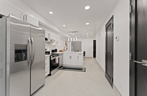 Ruthven House | Luxury 171-7 Condos with Magnificent Lakeviews