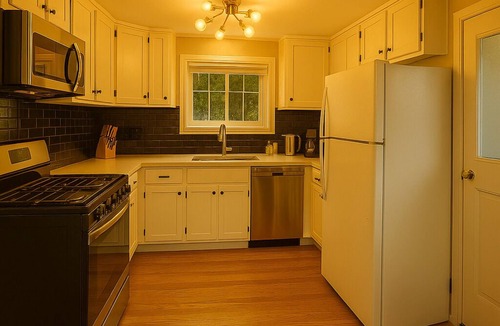 Mercer Island Hotel | Luxury 180 degree Lake View