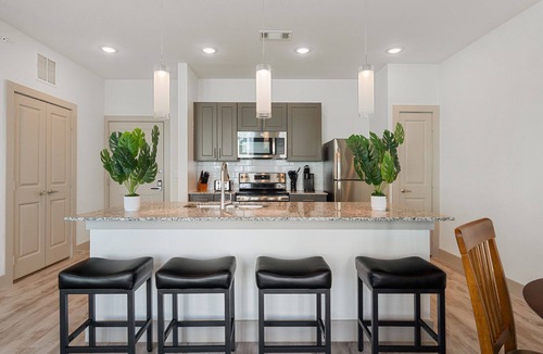 Stony Ridge North Apartment | Luxury 1BD/1BA Near Airport 3498