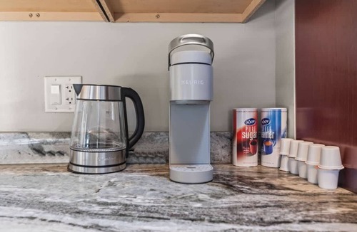 Southwark Apartment | Luxury 1BD | 2 Beds | Queens Village