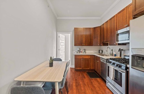 Southwark Apartment | Luxury 1BD | 2 Beds | Queens Village