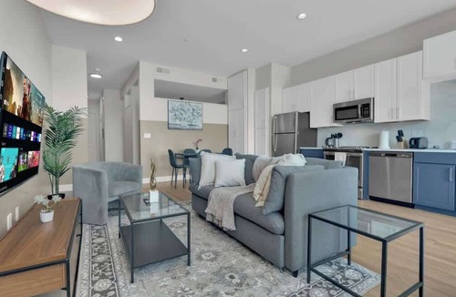 Deep Ellum Apartment | Luxury 1BD | Deep Ellum | Free Parking | Pool+Gym