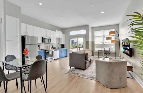Deep Ellum Apartment | Luxury 1BD | Deep Ellum | Free Parking | Pool+Gym