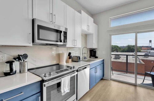 Deep Ellum Apartment | Luxury 1BD | Deep Ellum | Free Parking | Pool+Gym