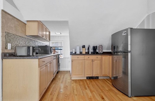 St. Elizabeth's Apartment | Luxury 1BD | Prime Location