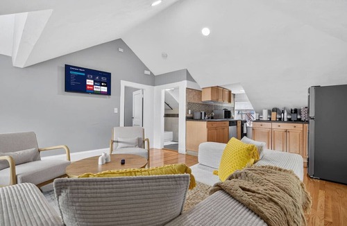 St. Elizabeth's Apartment | Luxury 1BD | Prime Location
