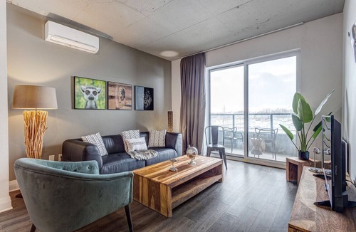 Laval Apartment | Luxury 1BR Apt with Great Views and Gym