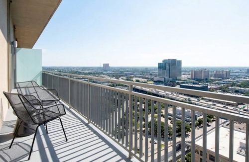 Uptown Apartment | Luxury 1BR at Level Dallas Heart of Dallas Uptown City Views & Elite Amenities