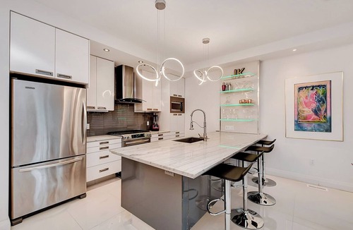 Old Ottawa East Apartment | Luxury 1BR Condo Near Canal & Lansdowne + Parking