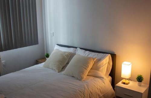 Harlington Apartment | Luxury 1BR Flat Near Heathrow