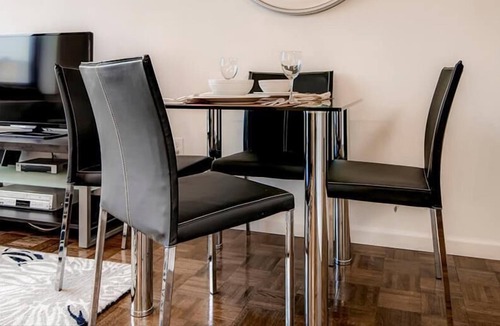 Hudson Exchange Apartment | Luxury 1BR | Full Kitchen | Steps from PATH | by GLS