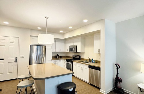 Tustin Apartment | Luxury 1BR in Irvine - Pool, Gym, Prime Location