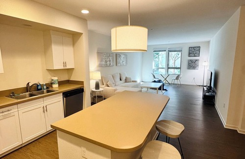 Tustin Apartment | Luxury 1BR in Irvine - Pool, Gym, Prime Location