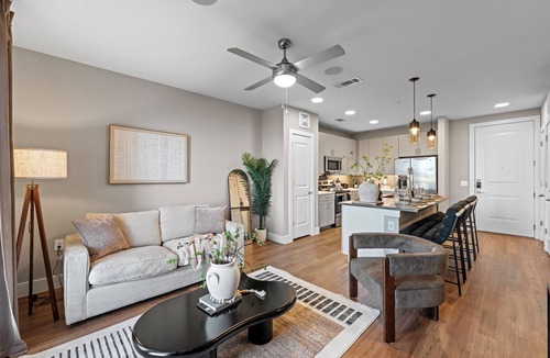 Fort Worth Condo | Luxury 1BR in North Fort Worth - Pool, Gym, Parking & Pet-Friendly - Stockyards