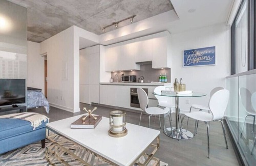 Fashion District Condo | Luxury 1BR in the Heart of King West