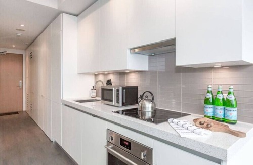 Fashion District Condo | Luxury 1BR in the Heart of King West