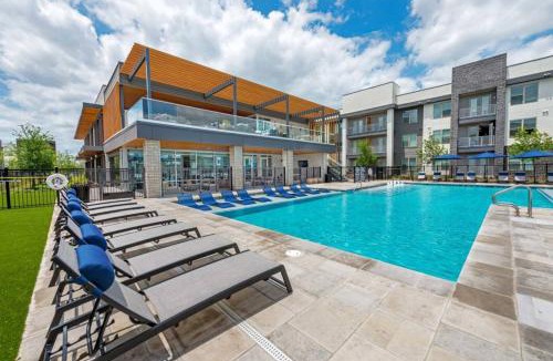 Fort Worth Apartment | Luxury 1BR King Bed in North Fort Worth - Pool, Gym, Parking & Pet Friendly - Stockyards & World Cup