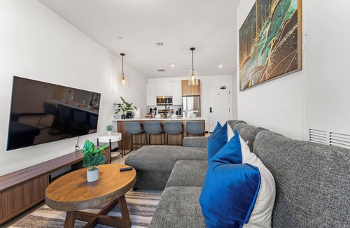 Everett Apartment | Luxury 1BR near Boston 2510