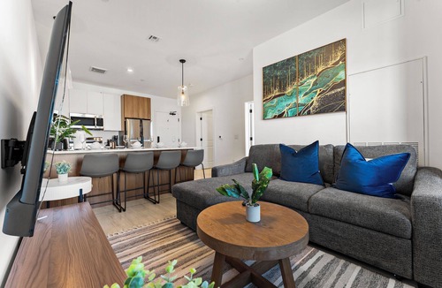 Everett Apartment | Luxury 1BR near Boston 2510
